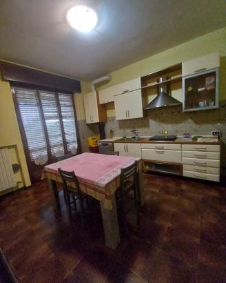 mobili in buono stato visibili a Saronno 
