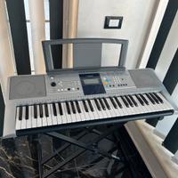 Pianola PSR-E323