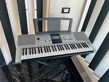 Pianola PSR-E323
