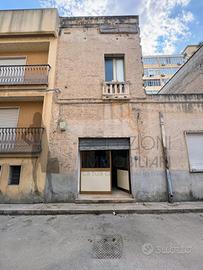 Garage pressi via Manzoni