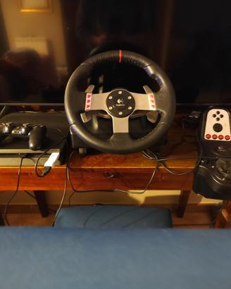 PlayStation 4 con volante Logitech