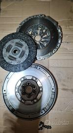kit volano e frizione audi a4  2.0 tdi 
