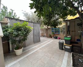 Trivano con cortile zona Paluna