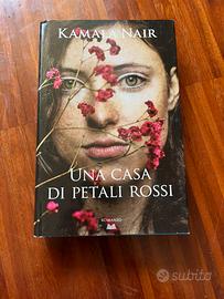 Una casa di petali rossi di Kamala Nair