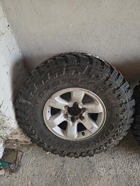 285 75 R16 Toyo open country m/t