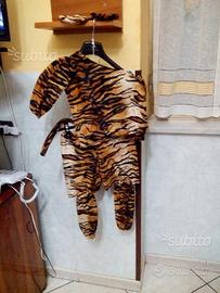 Vestito di natale tigrotto