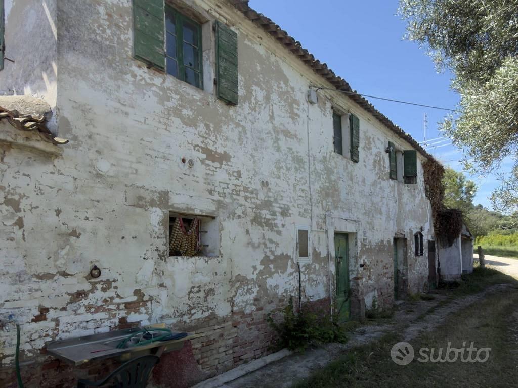 Rustico / Casale di 7132 m² con box auto a Colli a - Vista 5