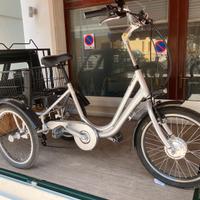 BICICLETTA TRE RUOTE ELETRICA
