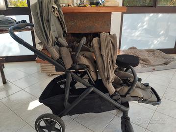 PASSEGGINO Gemellare/Fratellare