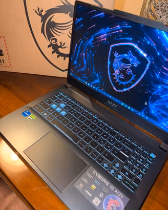 MSI Cyborg 15 A13VF i7 + 4060 8gb + 1Tb + Office