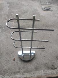 Portasciugamani con piantana