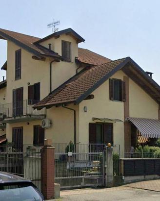Immobile in asta di 143 m² con 4 locali e box auto