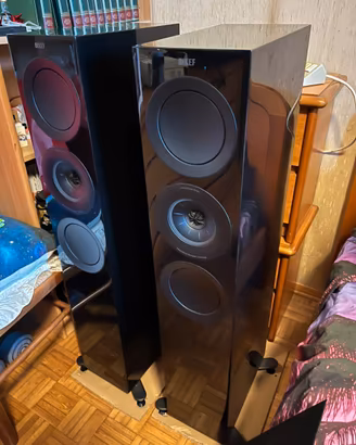 Kef R7 Meta