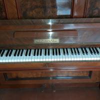 pianoforte verticaleantico