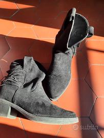 stivaletti neri con frange scamosciato n. 36 comod