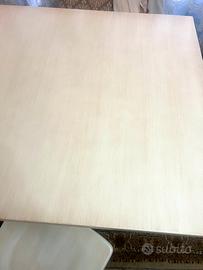 Tavolo in legno shabby con 4 sedie
