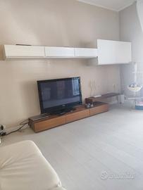 Mobili sala e divano ad angolo