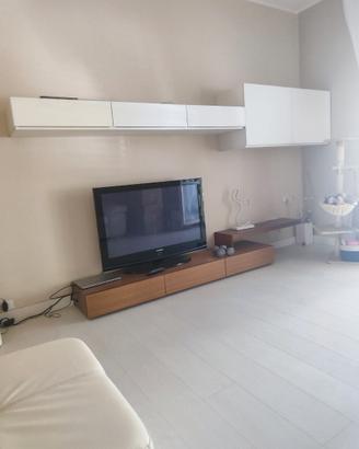 Mobili sala e divano ad angolo
