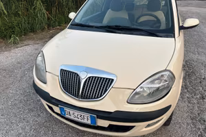 Lancia Y