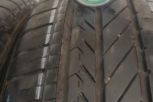 175 65 14 Goodyear Pari Al Nuovo