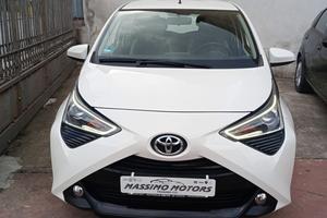 Toyota Aygo Connect 1.0 VVT-i 72 CV 5 porte x-play