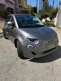 Fiat 500 e Cabrio La Prima , Iva deducibile.