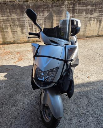Scooter Honda Foresight 250