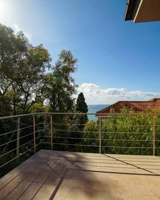 Villa di 220 m² con più di 5 locali e box auto a S