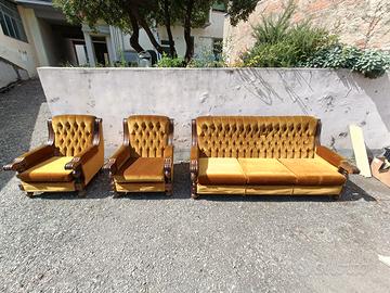 vend 1 divano e 3 poltrone 