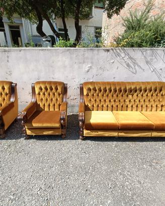 vend 1 divano e 3 poltrone 