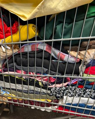 500 capi abbiglidonna usati e nuovi per rivendita