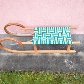 slittino in legno per neve