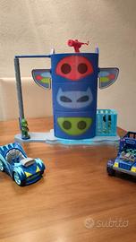 Quartier generale Pigiamini con 2 vetture e 2 pers