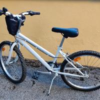 Bici Mountain Bike 24" ragazzino/a 9-12 anni