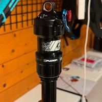 Ammortizzatore x-fusion 210x55