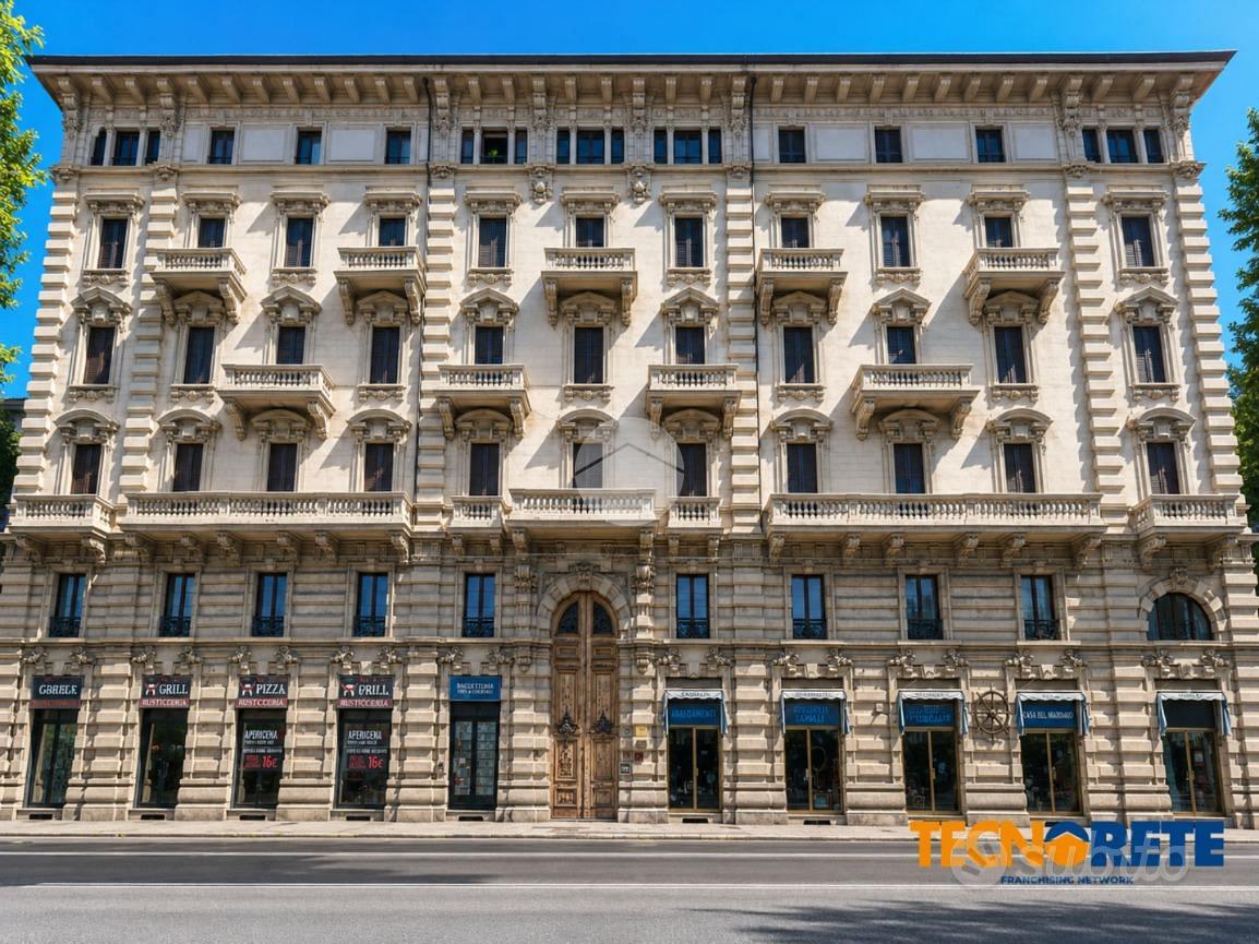 6 LOCALI A LA SPEZIA