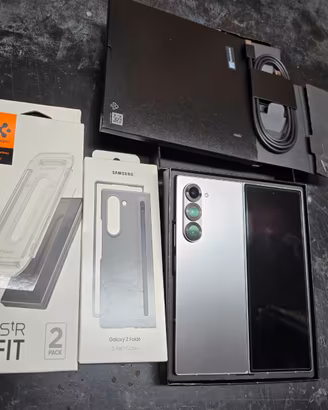 Samsung Galaxy Z Fold 6 12/256 GB – condizioni ecc