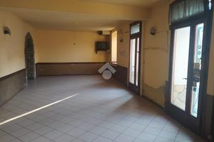 NEGOZIO A CREDARO