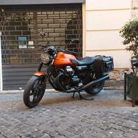 Moto Guzzi V7 Stone 