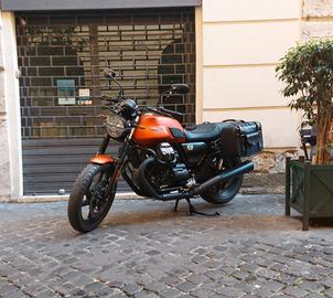 Moto Guzzi V7 Stone 