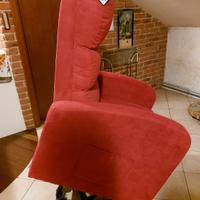 poltronara  reclinabile alzapersona 