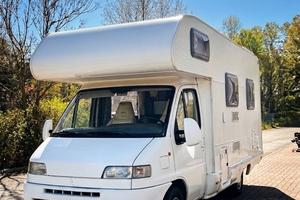 Camper mansardato