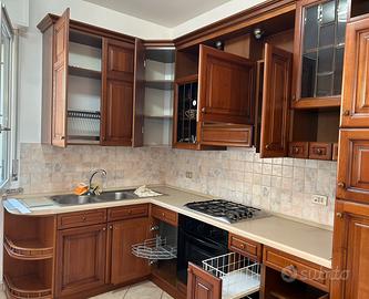 Cucina di legno massiccio