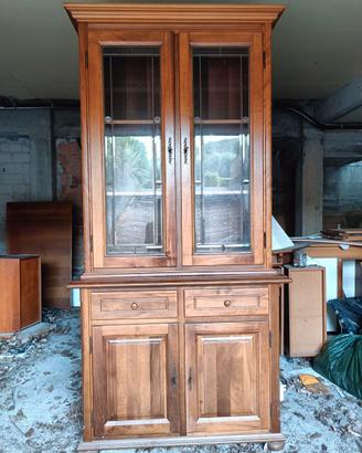 Credenza in legno massiccio