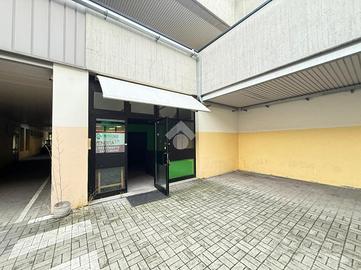NEGOZIO A REGGIO NELL'EMILIA