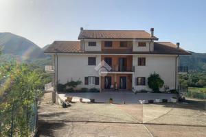 CASA SEMINDIPENDENTE A PICINISCO