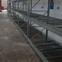 scaffale in ferro