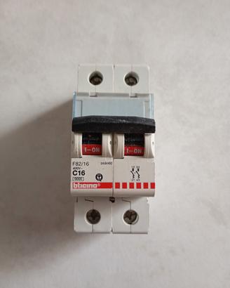 INTERRUTTORE MAGNETOTERMICO BTICINO C16