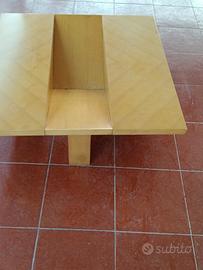 Tavolino da salotto è un pezzo di design vintage 