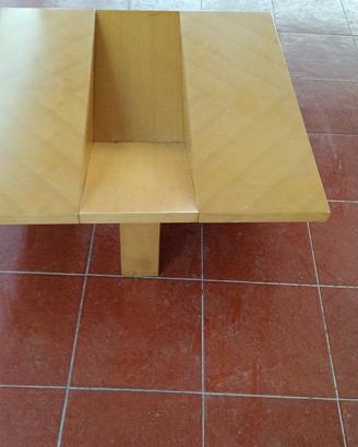 Tavolino da salotto è un pezzo di design vintage 
